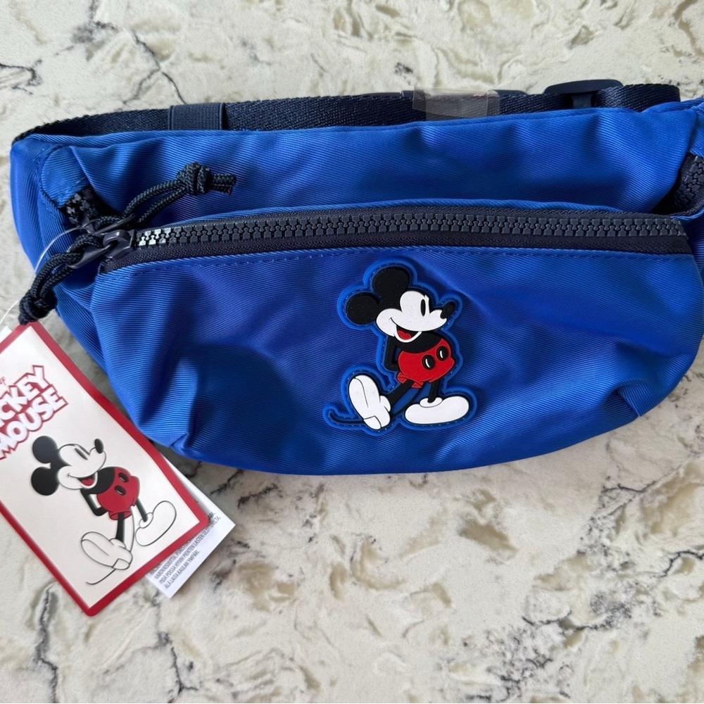 New with tags! Mickey Mouse Standing Fanny Pack Disneyland
